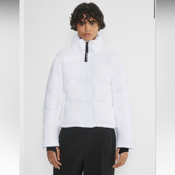 Aritzia White Super Puff The Super Puff™ Shorty - cliMATTE™
$250 - Picture 2 of 8